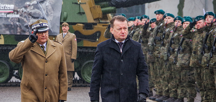 Elbląg: Przysięga wojskowa z udziałem ministra Błaszczaka. Uroczyste ślubowanie złożyło kilkuset żołnierzy