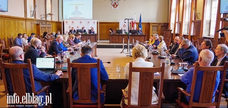 Afera na sesji RM z portem w tle? Radni "za" konsultacjami z mieszkańcami, o których nic nie wiedzą