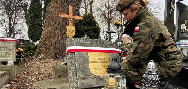 "Ojczyzna to ziemia i groby. Narody, tracąc pamięć, tracą życie."