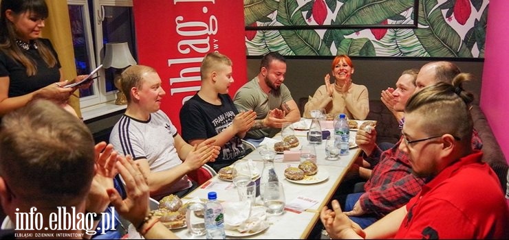 Mateusz Bąkowski obronił tytuł! Pięć pączków zjadł w 1 min 40 sek!