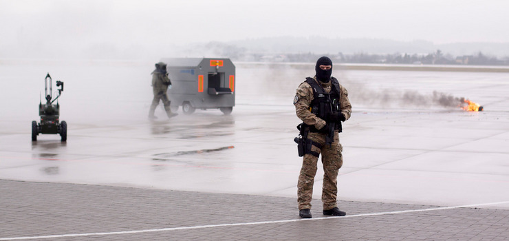 Podejrzany plecak, ewakuowano 600 pasażerów