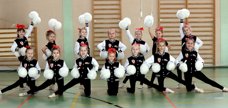 Cheerleaderki z Elbląga wystąpią na mistrzostwach Polski. "To więcej niż machanie pomponami"