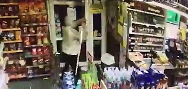 Kradzieże sklepowe to narastający problem w Elblągu? Zobacz film z napadu na sklep przy Mickiewicza