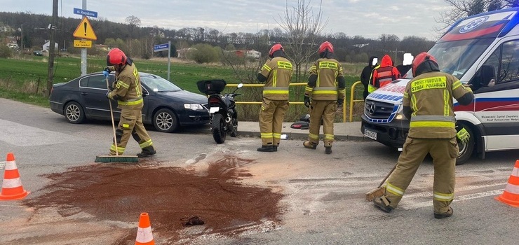 Elbląg: Zderzenie auta osobowego z motocyklem. Dwie osoby poszkodowane