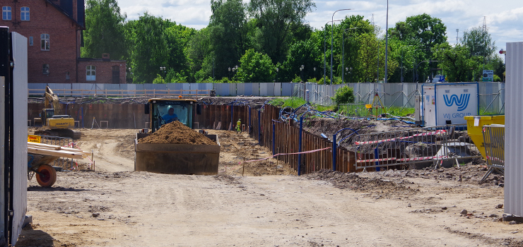 "Zostały odkryte pozostałości po poprzednich budynkach przemysłowych". Na jakim etapie jest budowa Porta Mare?