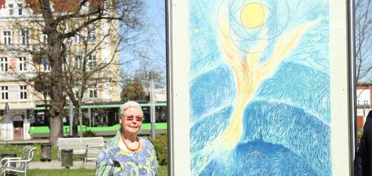 "Anioł nad Elblągiem" pojawił się na Placu Dworcowym. Uroczyste odsłonięcie pracy (zobacz zdjęcia)