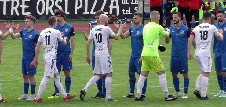 Szalony mecz w Warszawie. Dwie rne poowy, 7 goli i poraka z Ursusem [GOLE Z MECZU]