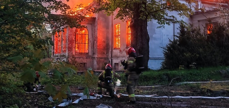 Poar w Pooninach. Pona dawna siedziba szkoy ogrodniczej - zobacz zdjcia