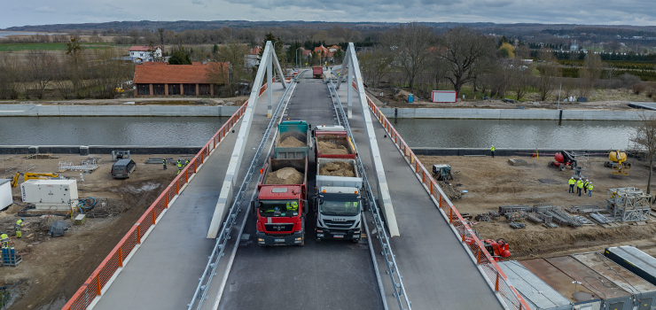 Most w Nowakowie po próbach obciążeniowych 
