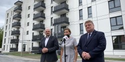 Budowa pierwszego budynku ETBS przy ul. Wiejskiej dobieg�a ko�ca 