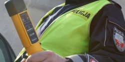 Podczas weekendu policjanci przebadali 366 kierowc�w. Zatrzymano 3 nietrze�we osoby