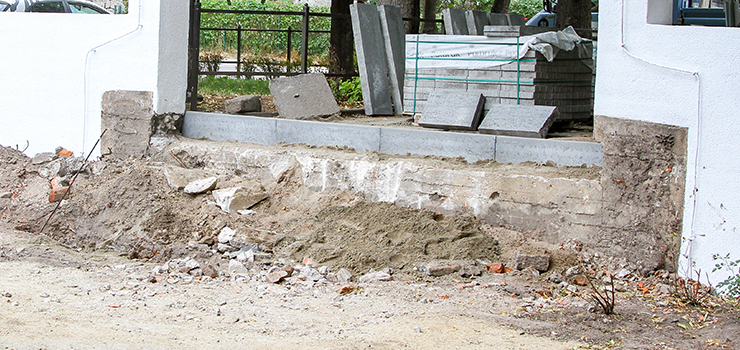 Elbląg: Były schody, nie ma schodów. Co się dzieje w parku Kajki?