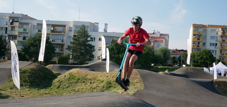 Hulajnogi na pumptracku