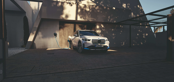 Jakie wyzwania stoją przed elektromechanikiem pojazdów marki BMW?