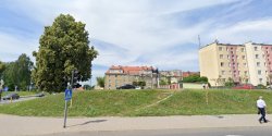 Elbl�g: Nieruchomo�� przy "batmanie" idzie pod m�otek. W tym miejscu powstan� gara�e?