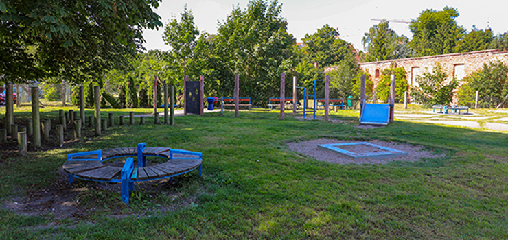 Ze Starówki zniknie jedyny plac zabaw? "Zły stan placu niepokoi mieszkańców"