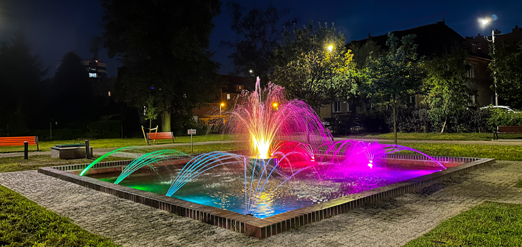 Fontanna w Parku Kajki wieczorową porą. Jak waszym zdaniem się prezentuje? (zdjęcia)