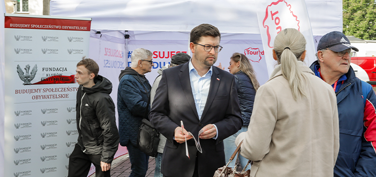 Tour de Referendum na targowisku. Zachęcano elblążan do udziału w referendum