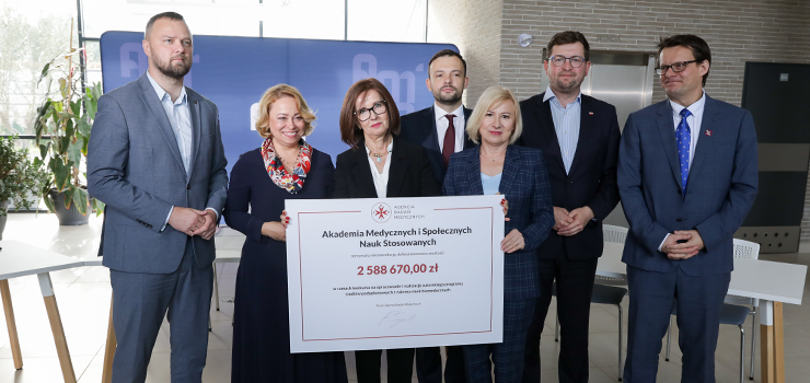  AMiSNS otrzymała 2,5 mln zł dofinansowania. Rektor Magdalena Dubiella-Polakowska: Znaleźliśmy się w elitarnym gronie 