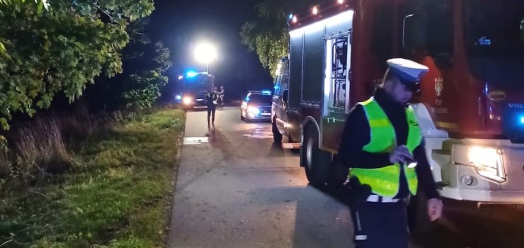 Dachowanie w Ogrodnikach. Nie żyje 17-letnia dziewczyna