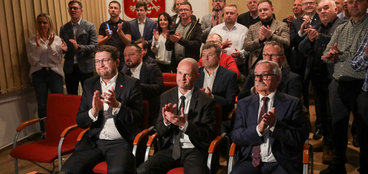 Sondażowe wyniki: PiS - 36,8 proc., KO - 31,6 proc. Leonard Krasulski: Cieszę się, ale jest pewien niedosyt