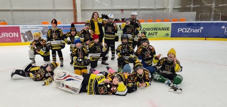 Hokejowy debiut w sezonie 2023/2024 najmodszych Wikingw