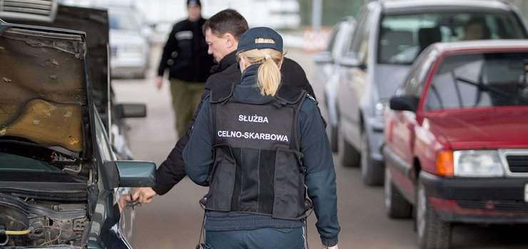 KAS z Warmii i Mazur zaja tysice sztuk podrabianej odziey