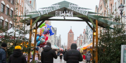 Jarmark, zdobienie pierniczków i wspólne kolędowanie. Trwają Świąteczne Spotkania Elblążan (zdjęcia)