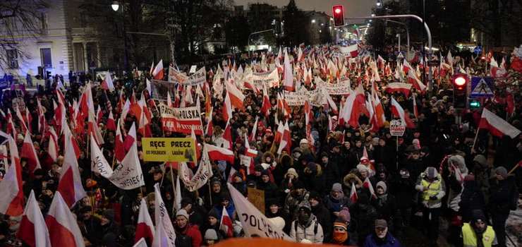 Elblanie na"Protecie Wolnych Polakw". "Ludzi zbulwersowaa sprawa nielegalnego przejciatelewizjipublicznej"