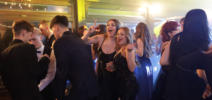 Studniówka Zespołu Szkół Gospodarczych w Elblągu. Tak się bawili maturzyści! (zobacz zdjęcia)