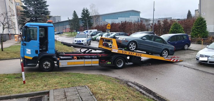 Strażnicy tylko w styczniu usunęli 3 pojazdy. Zapłacą za to właściciele aut