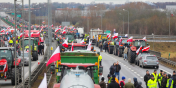 Elblg: Rolnicy protestuj na obwodnicy. Kilkaset maszyn zablokowao drog S7 (zdjcia)