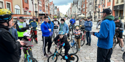 Orientowali si� na rowerach