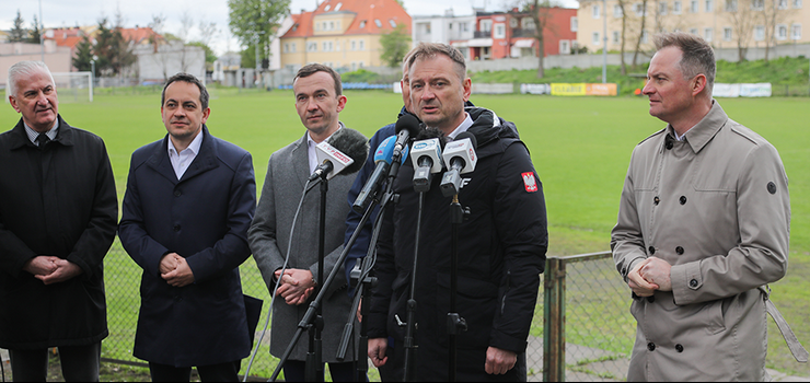 Minister Sportu w Elblągu. Wręczył stypendium sportowe trenerowi Czesławowi Nagy