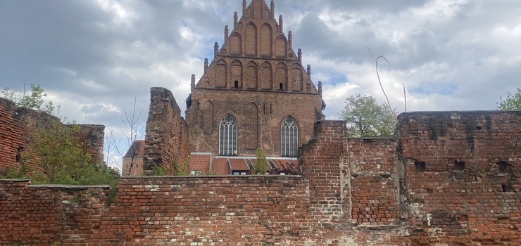 Ostatnie decyzje Witolda Wróblewskiego. Zabezpieczenie zabytkowych murów za 130 tys.