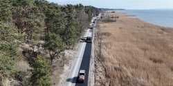 Utrudnienia w drodze na maj�wk�. Na Mierzei Wi�lanej kierowc�w czekaj� trzy "wahad�a"