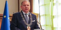 Radni zdecydowali ile zarabia bdzie Micha Missan. To najwysza moliwa stawka 