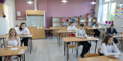Egzamin �smoklasisty. W Elbl�gu podesz�o do niego 500 uczni�w,�zdecydowanie mniej ni� przed rokiem