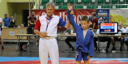 Pierwsze kroki na macie. M�odzi zawodnicy rywalizowali podczas IX Mi�dzynarodowego Turnieju Sambo (zdj�cia)