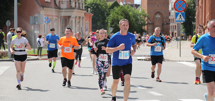Jubileuszowy Bieg Piekarczyka z rekordową frekwencją – zobacz zdjęcia
