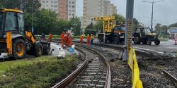 Elblg: Trwa remont torowiska. Utrudnienia w ruchu, zmiany w komunikacji miejskiej