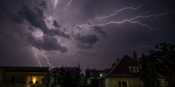 Synoptycy ostrzegaj� przed burzami. Alert IMGW dla Elbl�ga