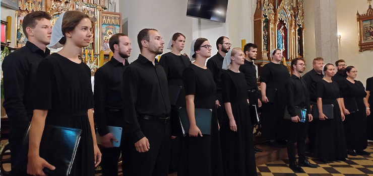 Koncert w wykonaniu ,,Hope Singers" w Parafii Św. Wojciecha