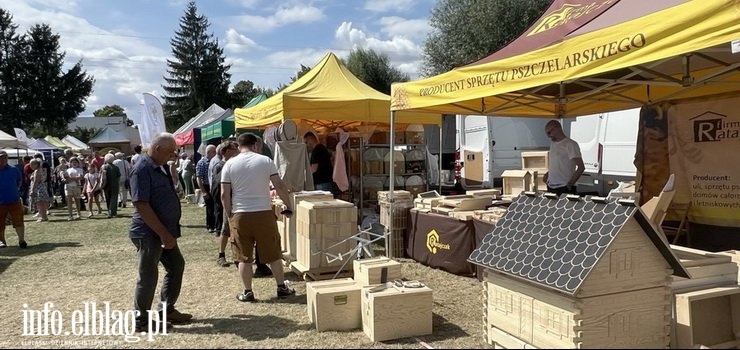 Trwają XX Targi Pszczelarskie i Tradycyjnej Żywności. "Warto wspierać polski miód"