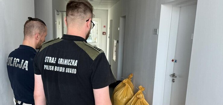 Nielegalne liście tytoniu i krajanka przechwycone pod Elblągiem