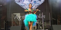 Elblskie wito Chleba 2024. Wystpia skrzypaczka Agnes Violin (zobacz zdjcia)