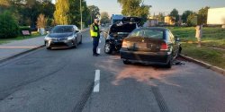 Jecha za szybko, straci panowanie nad autem. Uderzy w inny samochd