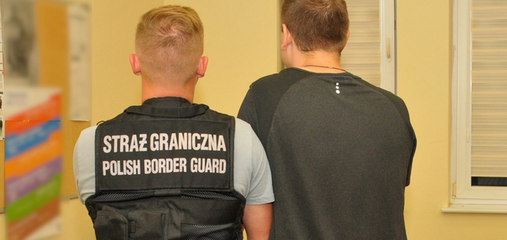 Niebezpieczny przestępca zatrzymany w Grzechotkach. Poszukiwany za przestępstwa seksualne wobec dzieci