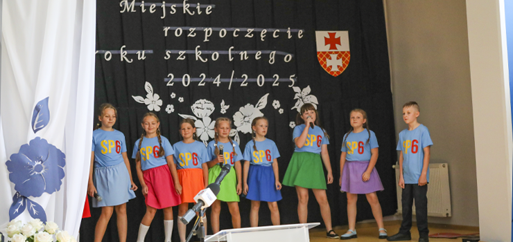 Elbląg: Blisko 17,4 tys. uczniów rozpoczęło rok szkolny. Miejska inauguracja w SP nr 6 (zdjęcia)