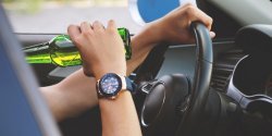 Polacy masowo tracą prawa jazdy. Najczęstszą przyczyną jazda po alkoholu